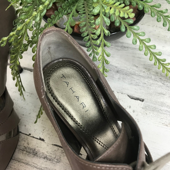 Tahari Sandals Heels [439] - Picture 3 of 6